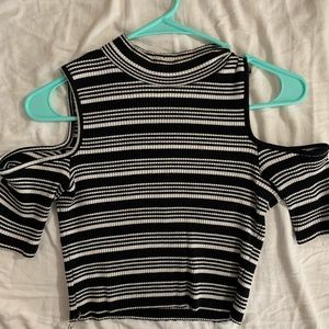 Cut Out Shoulder Crop Top